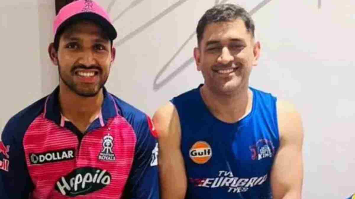 Dhruv Jurel and MS Dhoni