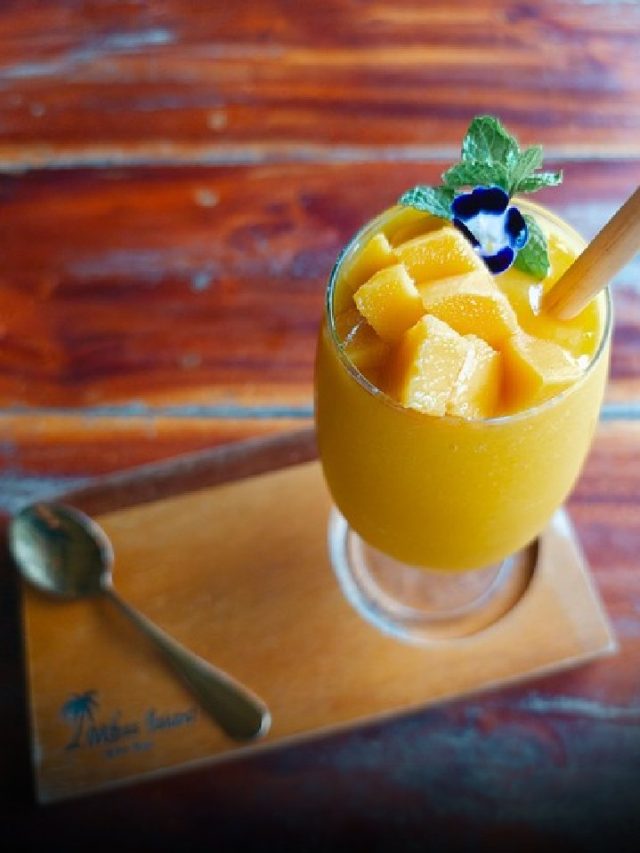 Cool Down With This Creamy Mango Mint Shake